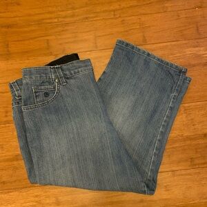 Gloria Vanderbuilt denim capri pants